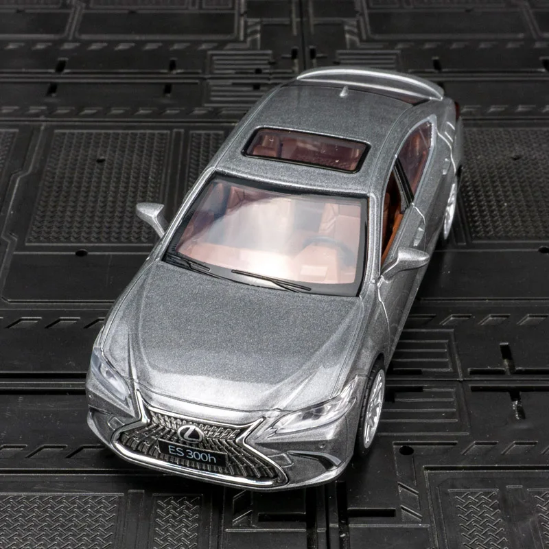 1:35 simulation Lexus ES300h alloy car model doors can be opened  rich details, fine workmanship, and good quality view 6