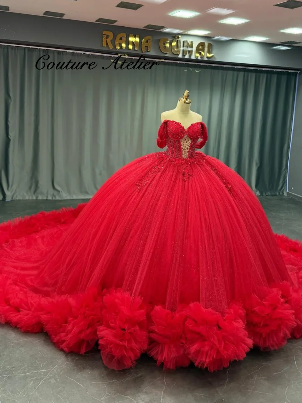 

Red Off Shoulder 15 Years Quinceanera Dresses Ball Gown Beads Applique Mexican Birthday Dress vestidos xv años Customized