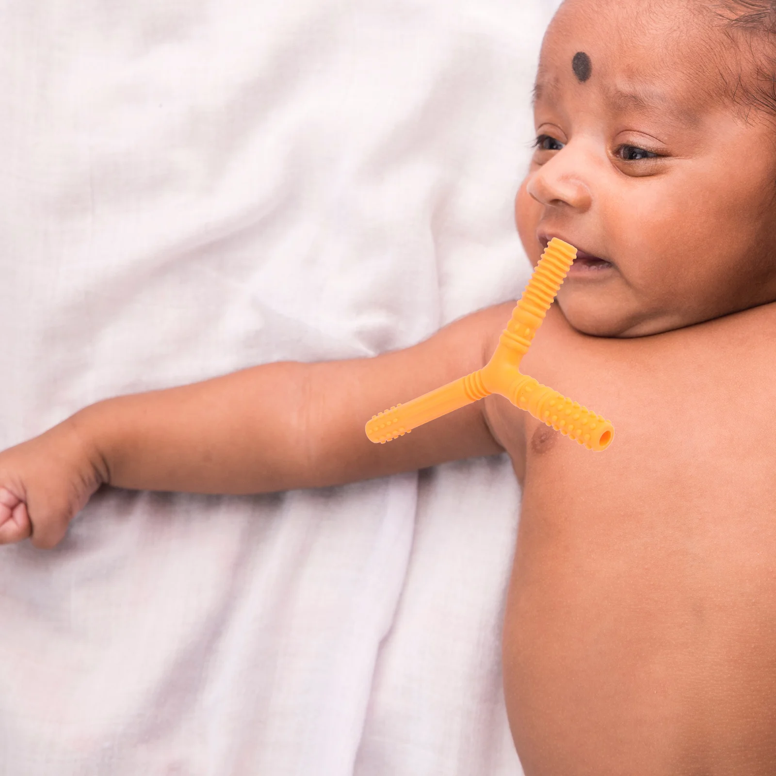 

1 шт. тюбик для прорезывания зубов для ребенка, инновационный дизайн, массажные десны, легко захватывающаяся ручка, щетка для чистки в комплекте, полый прорезыватель