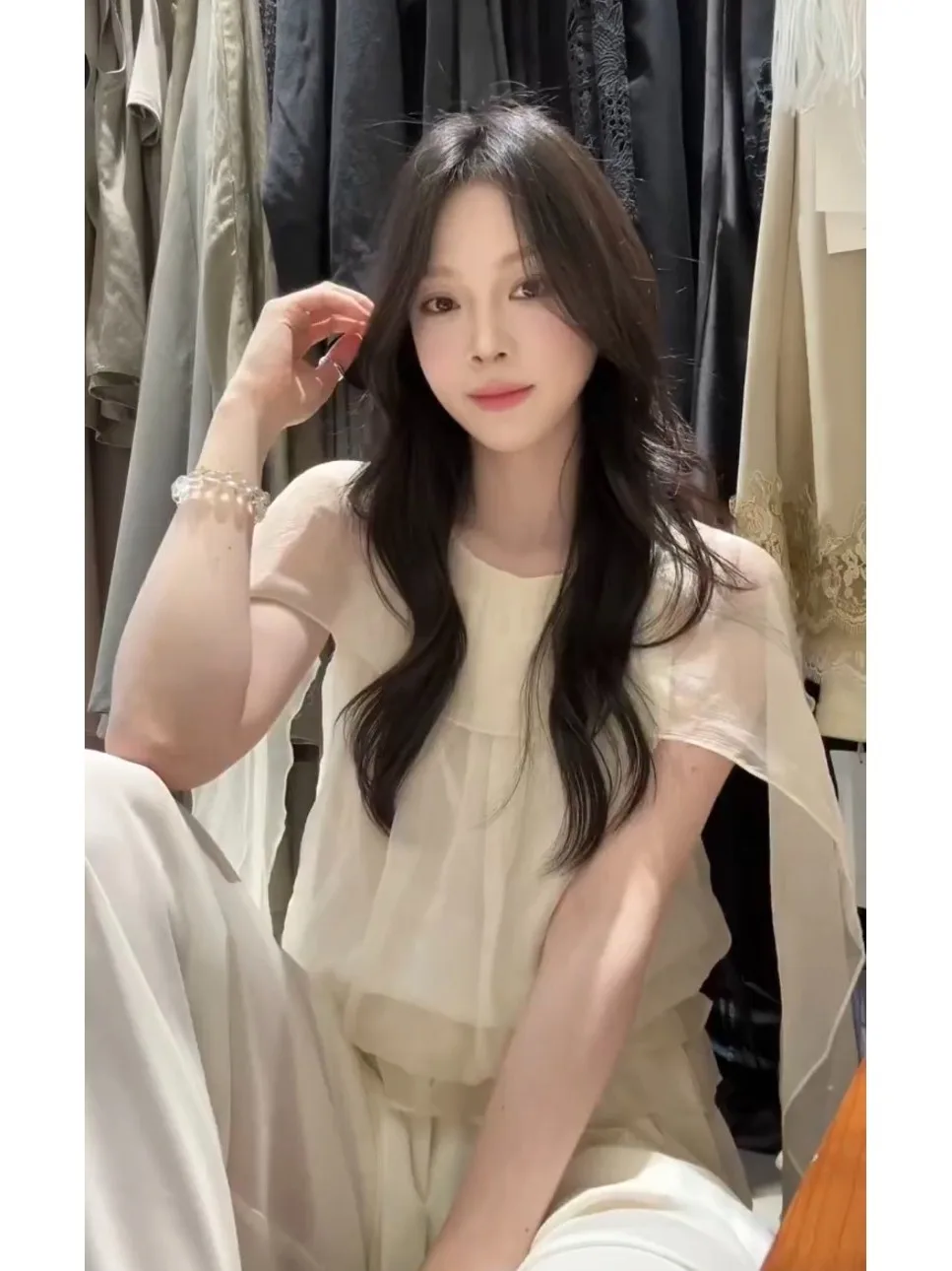 

French Style Sleeveless Shirt Beautiful Lace Trim Women's Summer New Unique Top Breathable Skin-Friendly Polyester Material