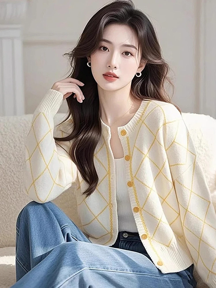 

Korean Sle Long Sve Knitted Top Skin-friendly Soft Loose Fit Button down Cardigan Outerwear for Autumn Season