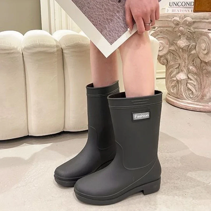 

Women's Korean Style Rain Boots Waterproof Non Slip Thick Sole Soft Rubber Outdoor Shoes for Women with Low Heel Letter Design