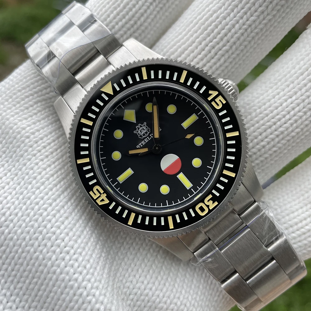 41MM Stainless Steel Case Black Cermaic Bezel C3 Green luminous 300M Waterproof Man Gift Dive Watch NH35 Automatic Movement