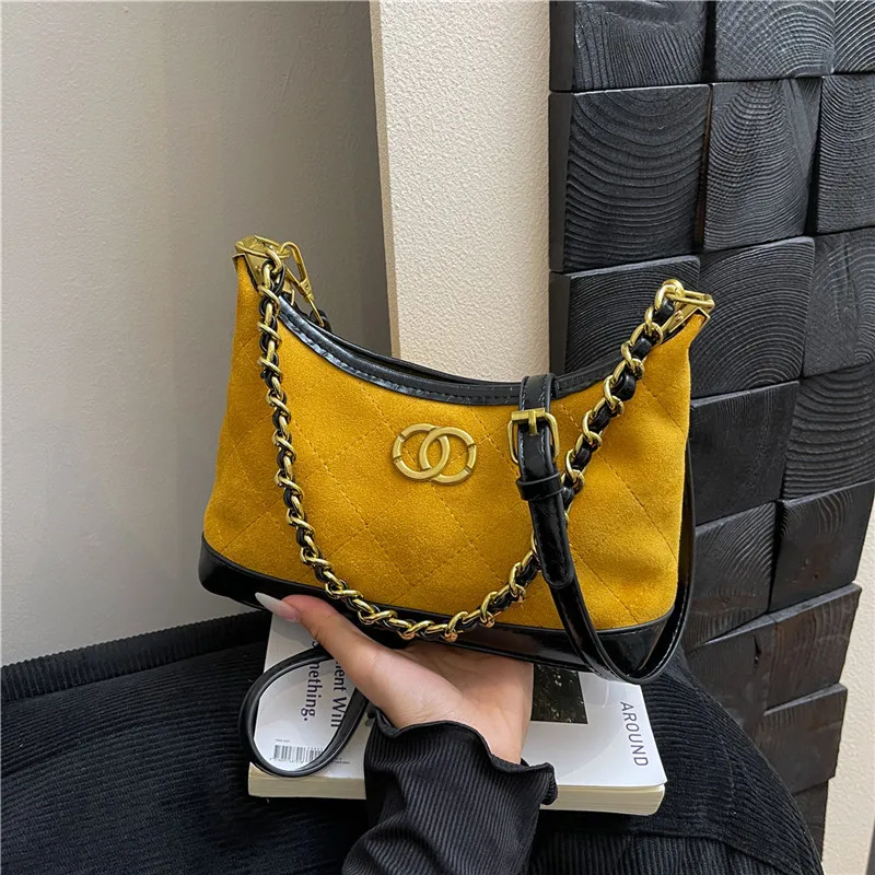 

Стеганая замшевая сумка на цепочке для женщин 2025 года, регулируемая сумка через плечо под мышками, дизайнерская ниша, шикарная универсальная сумка «день-ночь»