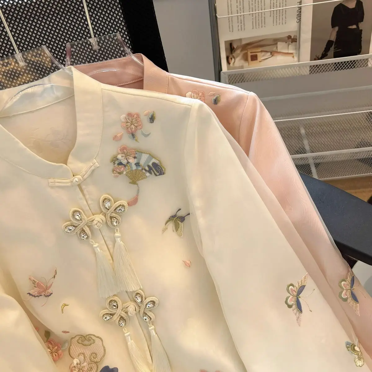 Outerwears Jackets Chinese Chiffon Shirt Women\'s Spring Dress Chinese Element National Style Buckle Collar Shirt Embroidered