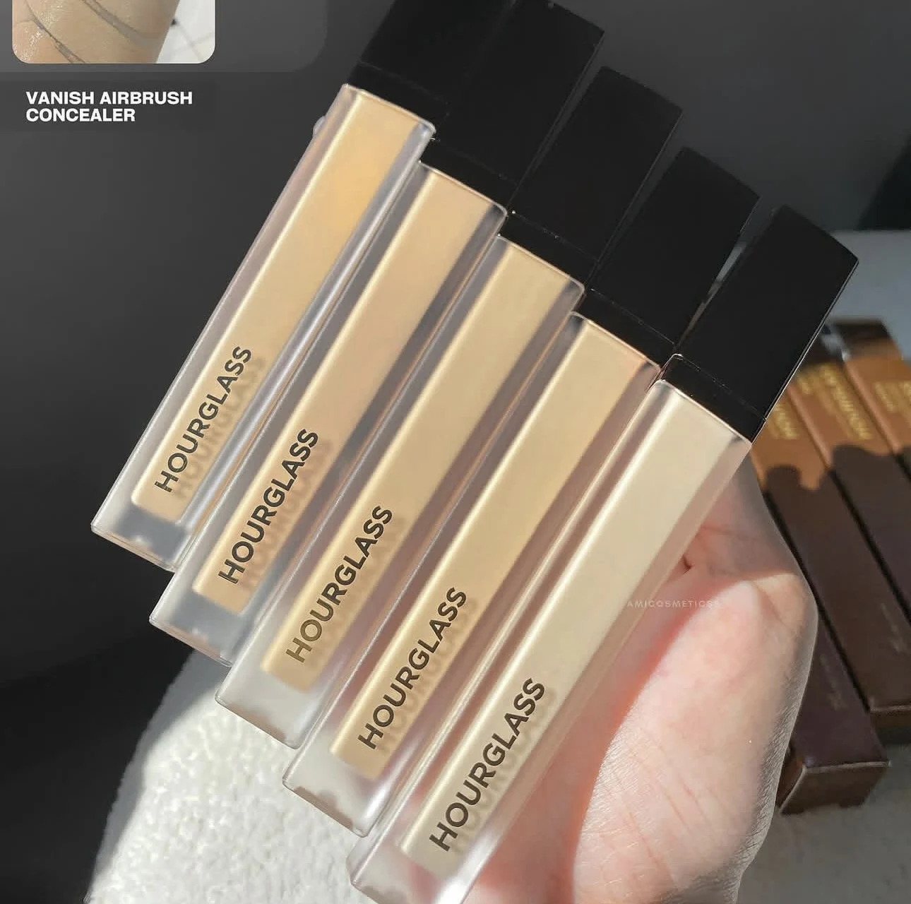 ブランドコンシーラー口紅セットアワーグラスコットンバーチシルク効率的な美白カバー傷跡コンシーラー光沢のあるマットリップブラム