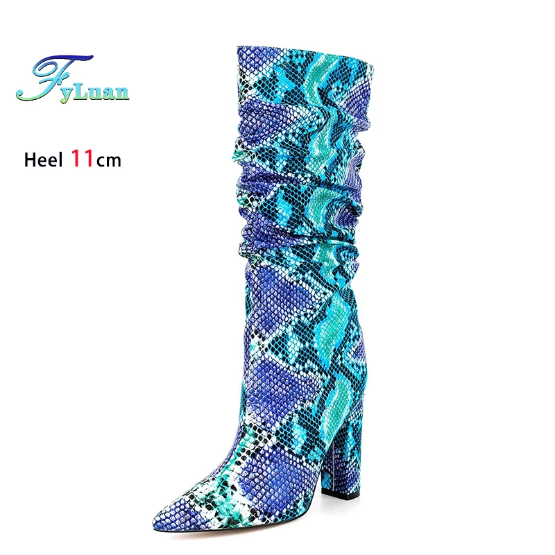 

Женские сапоги со змеиным узором на массивном каблуке 12 см, весенне-осенние длинные туфли, большие размеры 45, 46, 47, модные плиссированные сапоги до середины икры