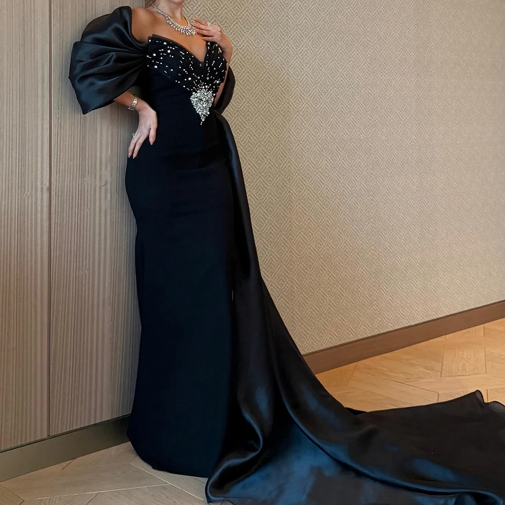 Maßgeschneiderte Meerjungfrau-Abendkleider, bodenlang, schulterfrei, ärmelloses Abendkleid, modisches, rückenfreies Partykleid mit Kristallfalte