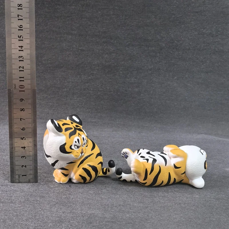 Nuova scatola cieca originale I'm Not Fat Tiger - Serie quotidiana di Little Tiger Ornamento di oggetto da gioco fatto a mano alla moda per regali di compleanno