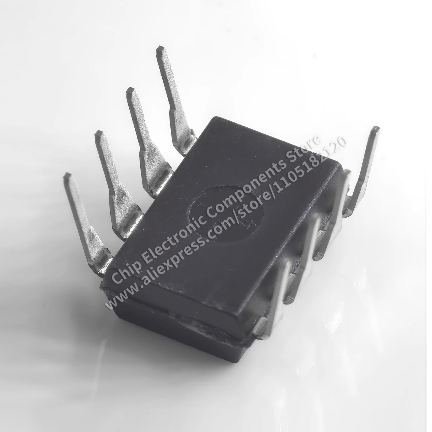 （2 PCS）Original IC 2A153 STR2A153 Current-Mode PWM Switching Controller Chip DIP-8