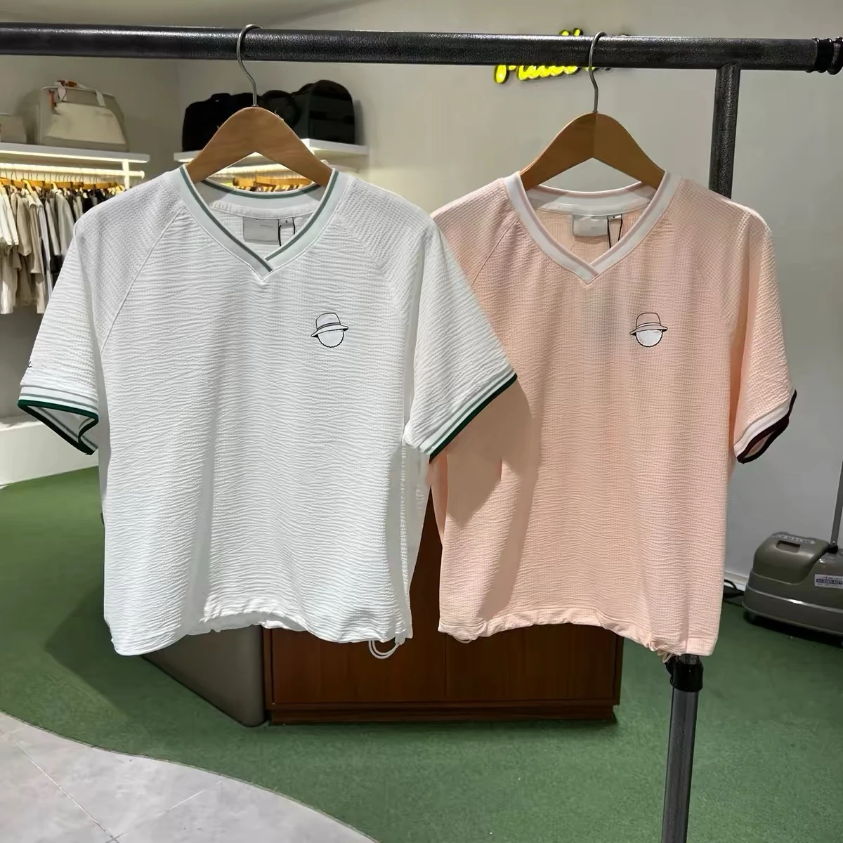 women golf clothing quick-dry short-sleeved T-shirt 2026 summer cool-feeling logo color matching golf sports V-neck golf top