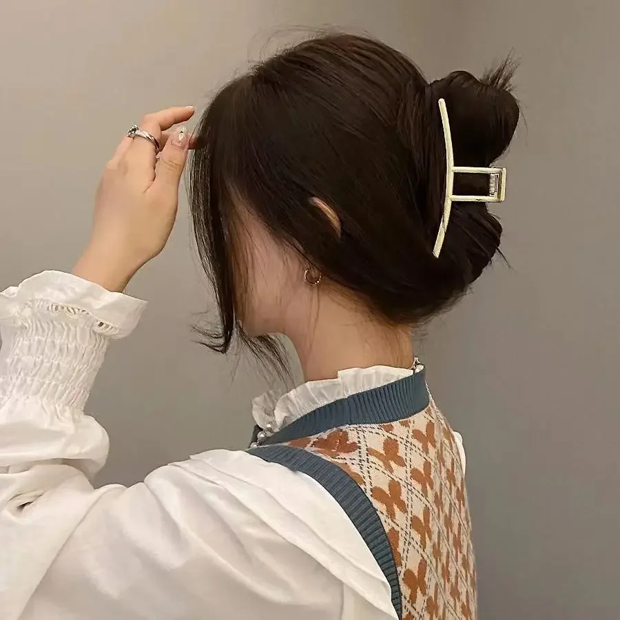 Fashion Simple Gold Hair Claw Clip Butterfly Geometric Elegant Hair Clip Claw Clamp for Girls Headwear Women Hair Accessories image 3