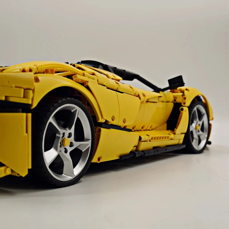 Conjunto de juguetes DIY MOC- 194680   Bloques de construcción de modelo de coche Super Sprots técnicos amarillos, regalos de cumpleaños y Navidad para niños