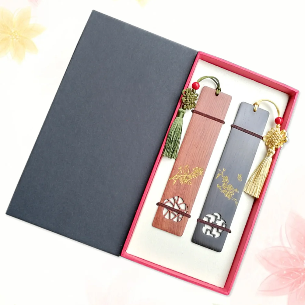 

2Pcs Chinese Style Bookmarks Chic Exquisite Craft Wooden Bookmark for Students Writers Cultural Gift Idea DIY Project Office