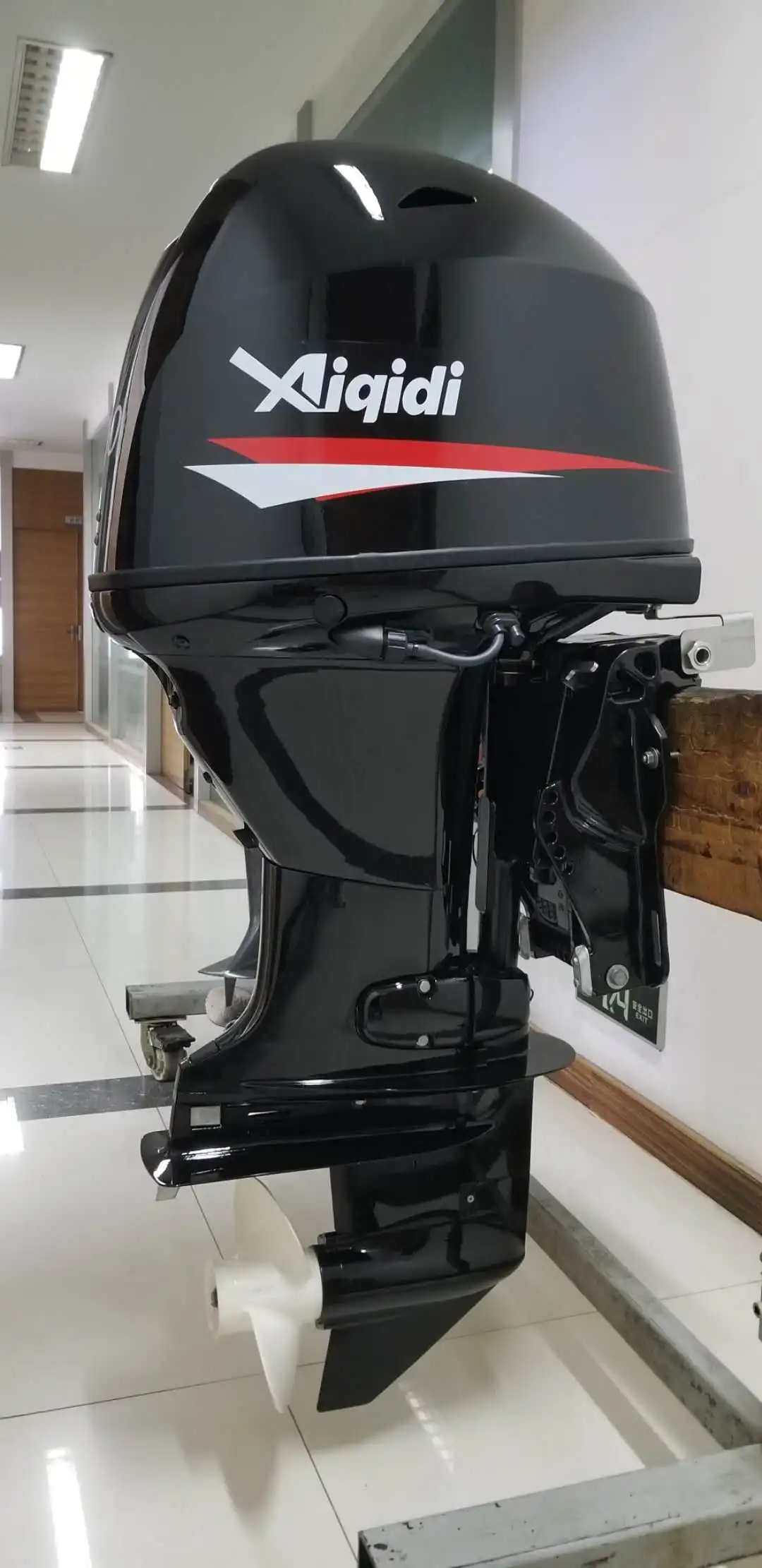 محرك Aiqidi F60 الخارجي مع EFI وحواف POwer للتحكم في محراث العمود الطويل من النوع الجديد
