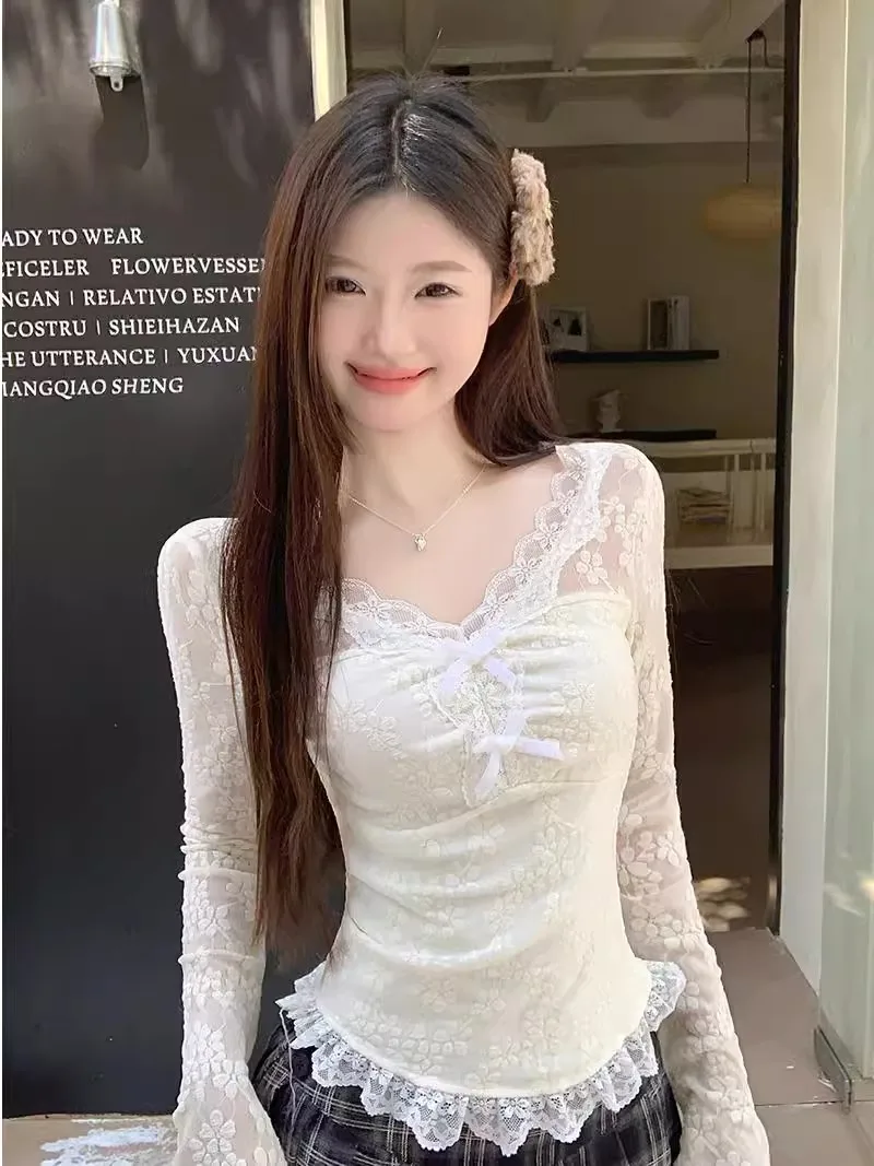 유니크한 V넥 레이스 티셔츠 여성용 봄 가을 겨울 시크 베이스 이너웨어 독특하고 아름다운 작은 탑