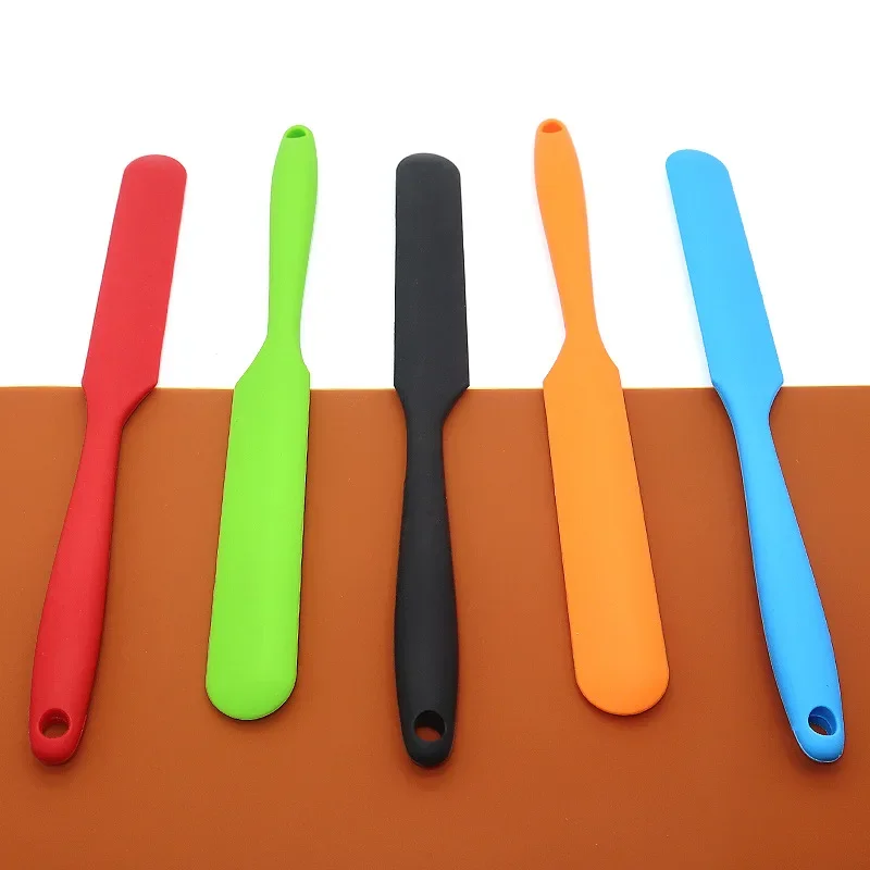 Silicone One Small Long Scraper Cream Salad Stirring Kiss Knife High Temperature Resistant Easy To Clean Cake Baking Tools