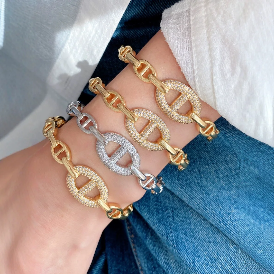 

Exquisite Full Diamond Button Bangles Light Luxury Zircon Elegant Socialite High-end Bracelet