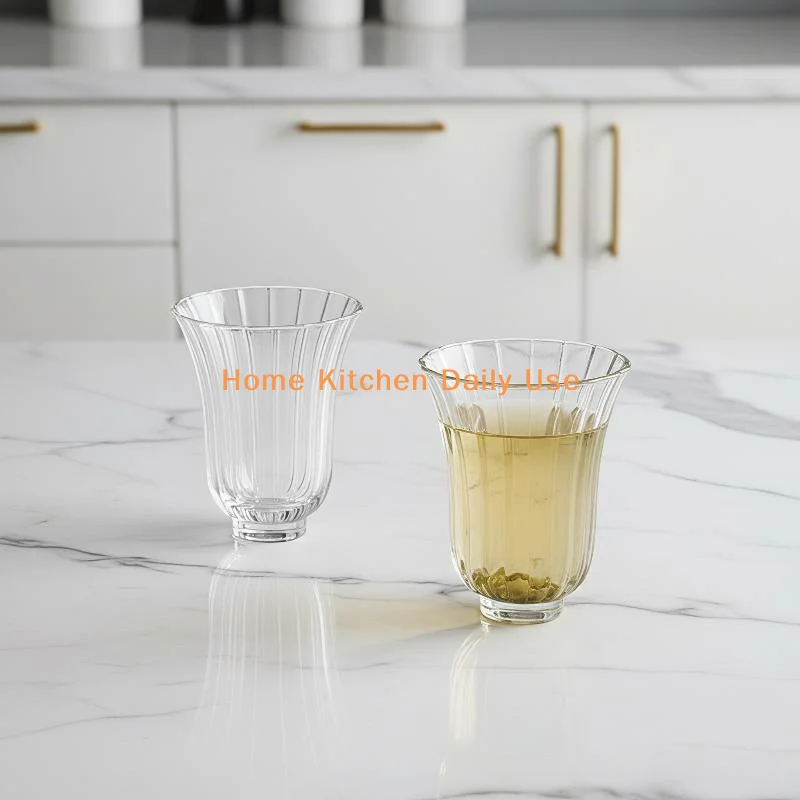 Mini taza de té de cristal portátil estilo japonés, juego de té Gongfu con diseño de pétalos florales, tazas pequeñas de 50 ml, utensilios transparentes para beber