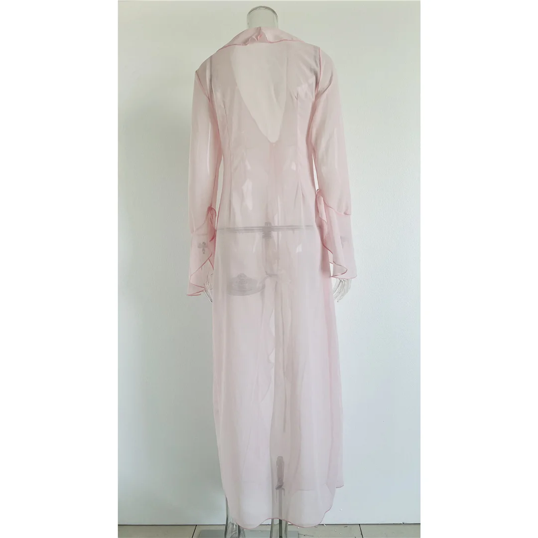 Neues, verführerisches Oberteil mit V-Ausschnitt, Rüschen und langen Ärmeln aus Chiffon, als Strandkleid oder als Überwurf, Strandmode, Damenmode, V5976. – Detail 31