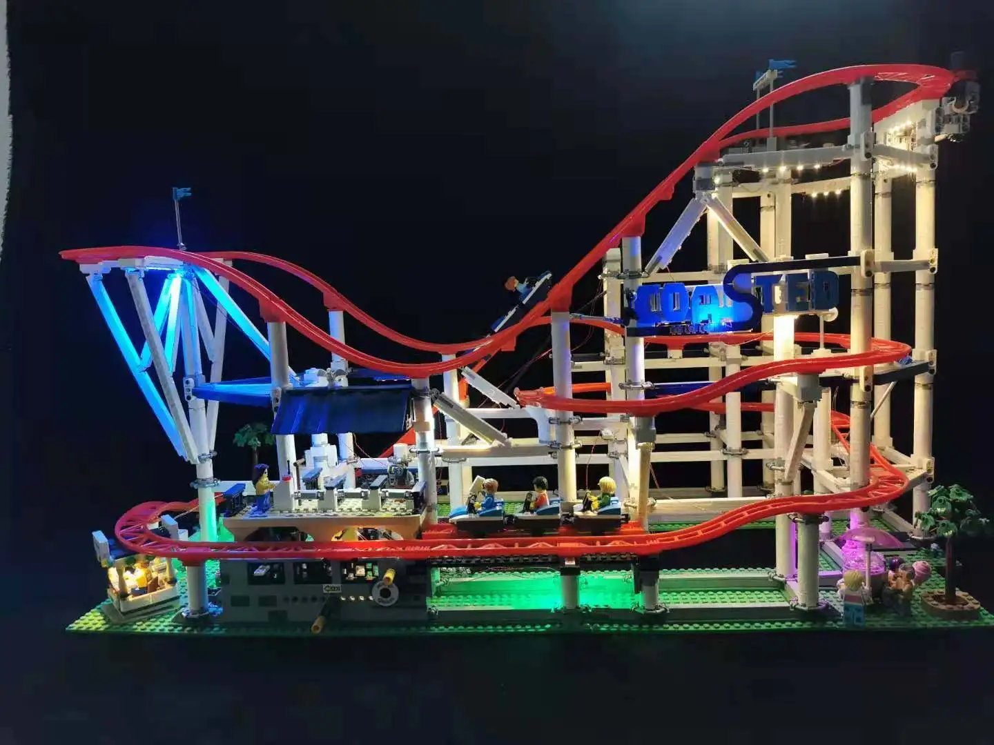 Kit di luci a LED adatto per la lampada decorativa LEGO Roller Coaster 10261 (mattoncini del modello non inclusi)