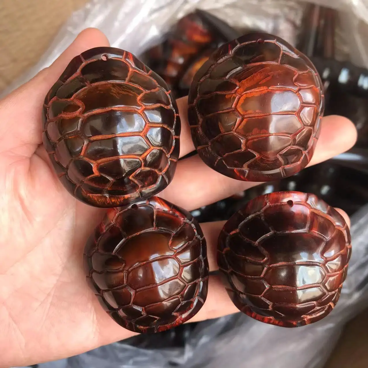 Natural old yak horn carving rich hand piece turtle shell ornaments pendant plate to play with hand pieces.