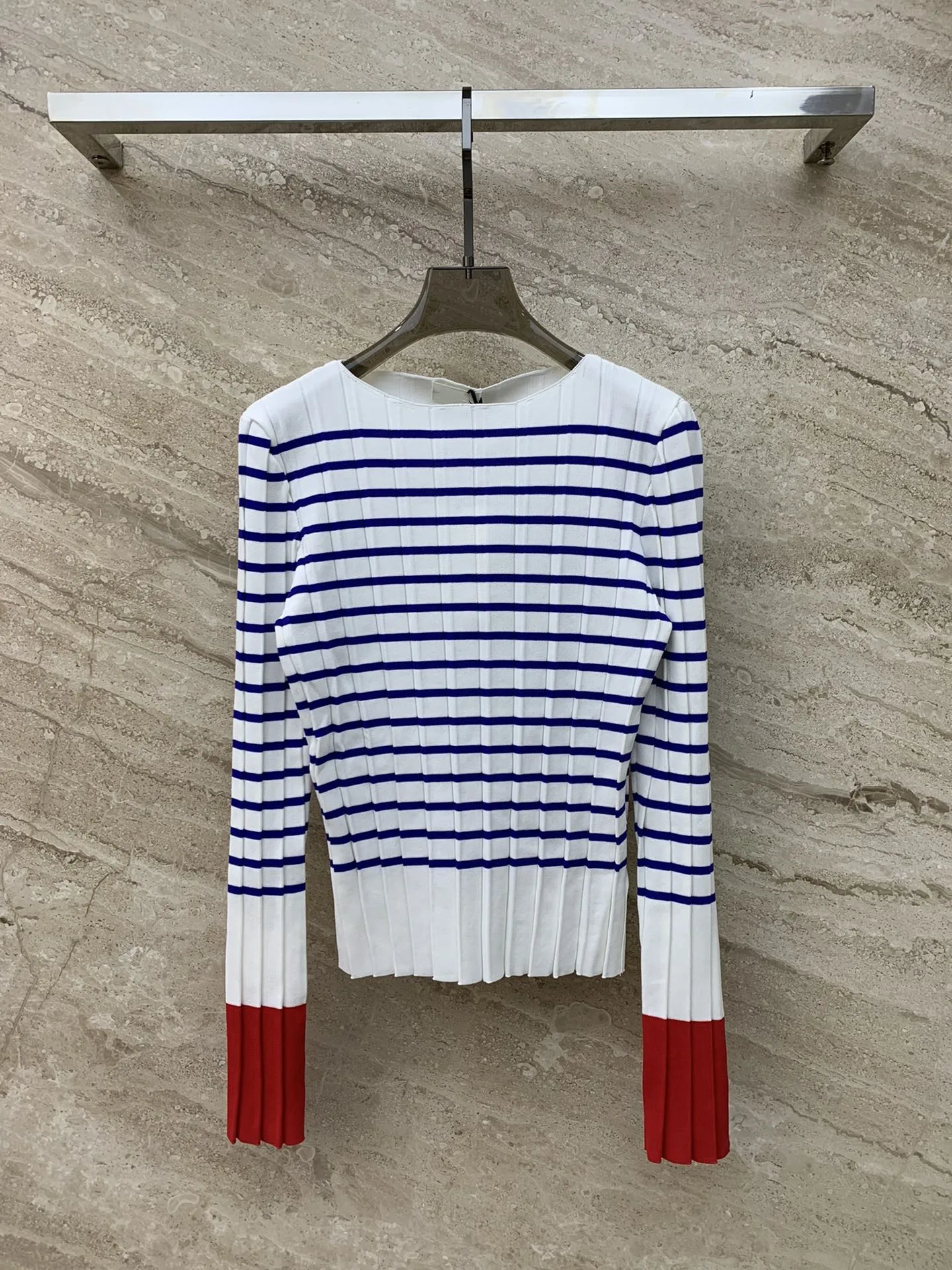 

Women's Blue Stripe Contrast Color Round Neck Knitted Sweater Winter New Style