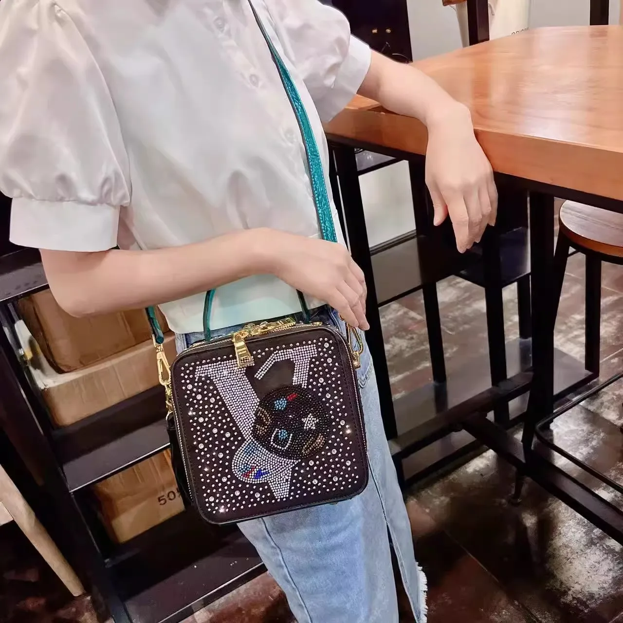 High Quality Glitter Shiny Diamond Women Handbag Textured Fashion Square Bag Lady Purse Shoulder Messenger Bag Female Casual Bag