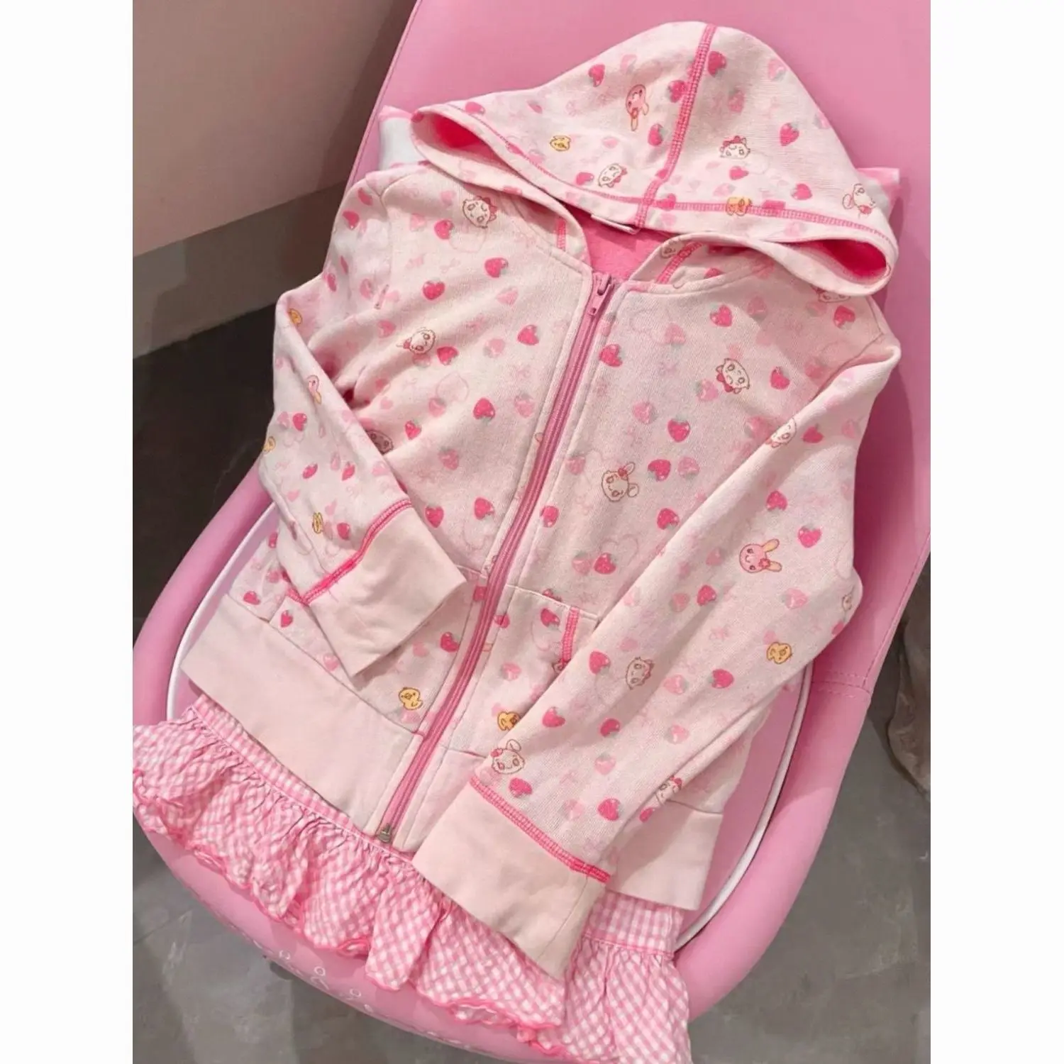 

Толстовка с длинными рукавами и принтом японского мультфильма Mp, милый клубничный кролик, осенняя повседневная свободная толстовка на молнии для девочек, топ Y2k