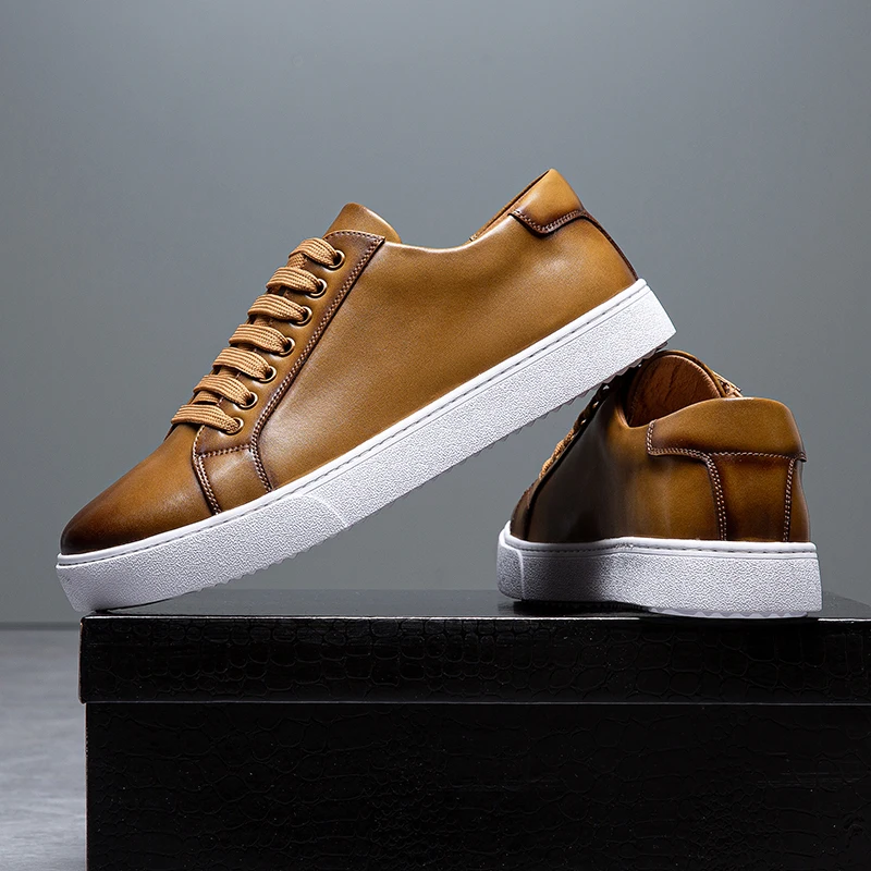 New Men Casual Sports Vulcanized Shoes Comfortable Fashionable Flat Heeled Leather Shoes Outdoor Driving Travel Brand Shoes Men