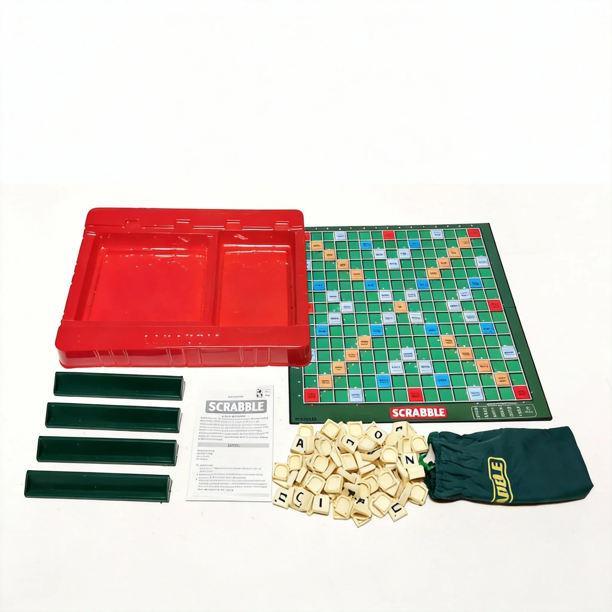 

Оригинальная настольная игра Scrabble - классическая игра в кроссворды и составление слов для всей семьи, развивающая стратегическая игра для веселого обучения.