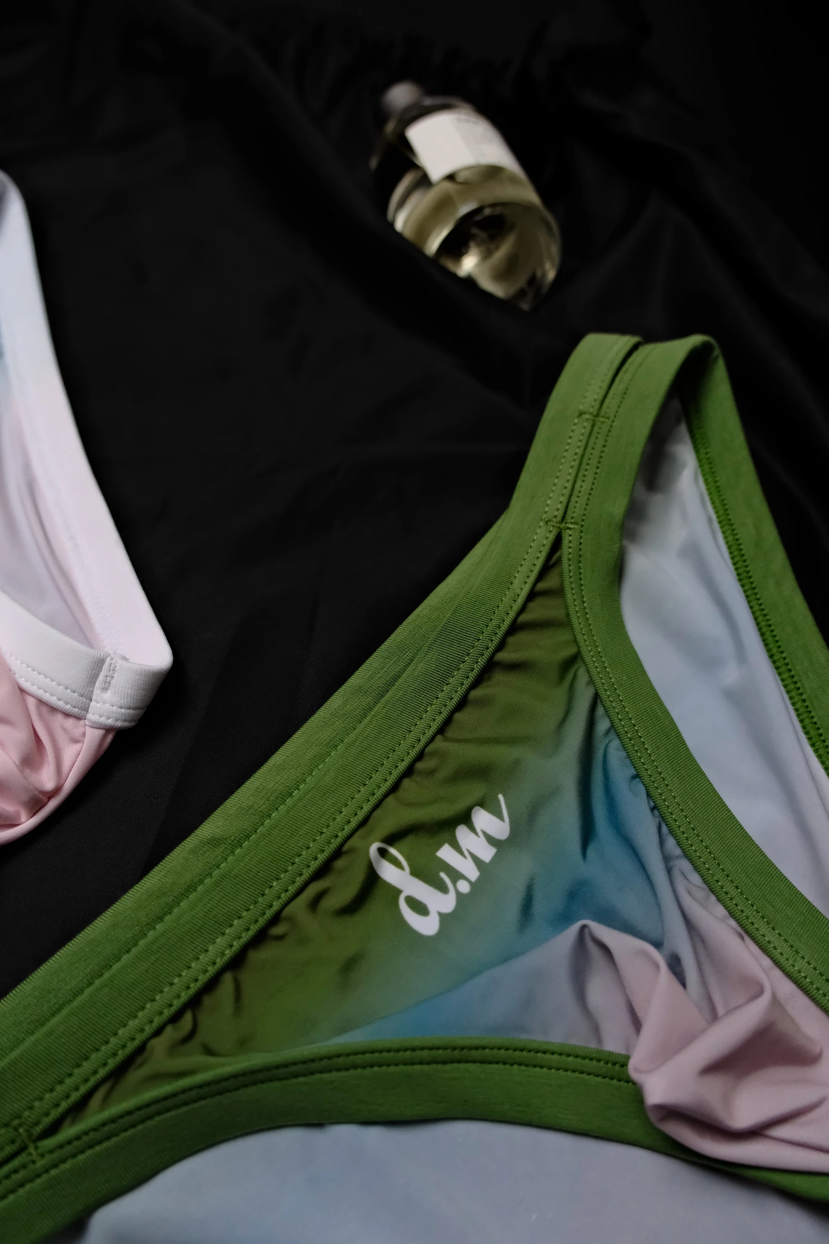 Ropa Interior Masculina de Cintura Baja, Sexy, con Estampado Degradado Triangular, Transpirable, de Nailon, de Secado Rápido,...