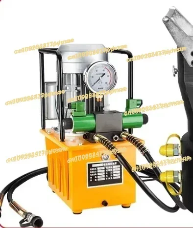 

In Stock 2 hydraulic pumps (including sea transportation)