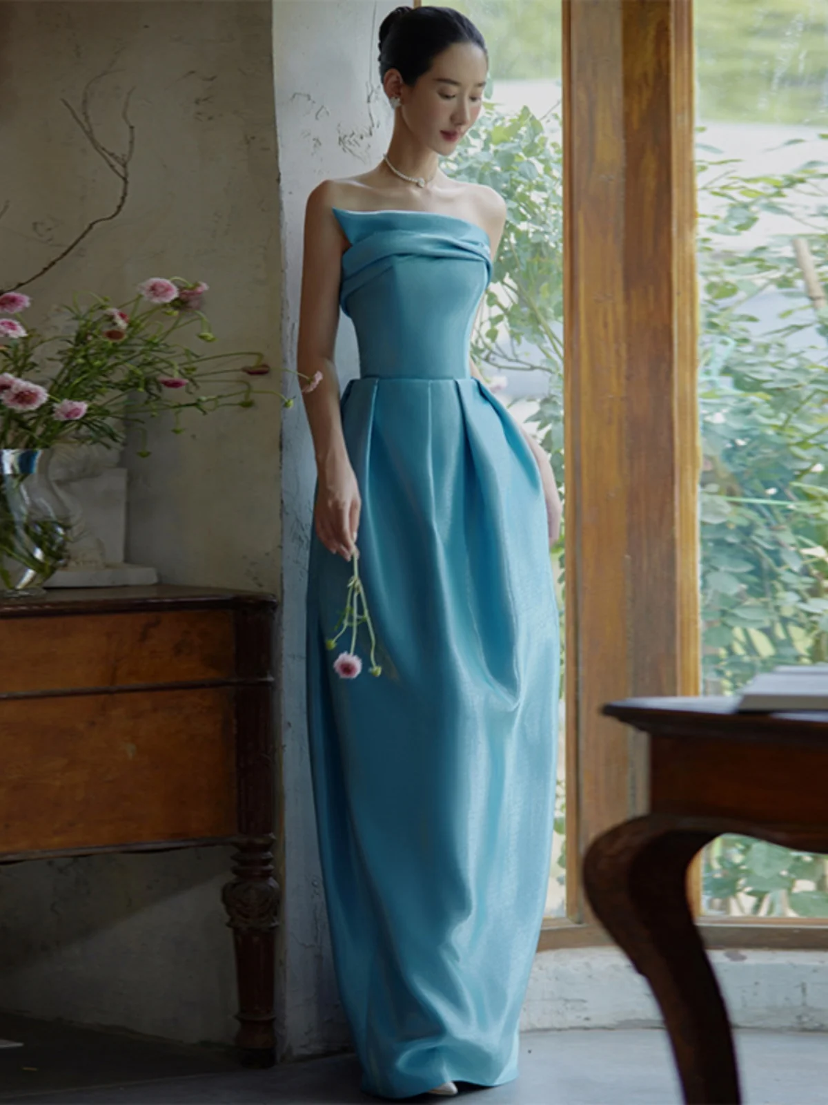 

Blue Satin ter Evening Gown for Women Faionable Mid-Waist Long Dr without Sve Zipper Sle for Par Wedding Anniv...
