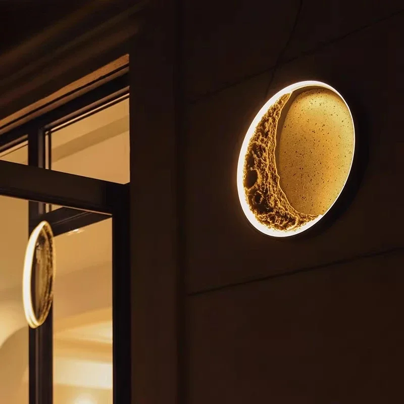 Solar outdoor wall lamp Garden lamp Wall Outdoor Villa landscape Waterproof crescent wall Decorative
