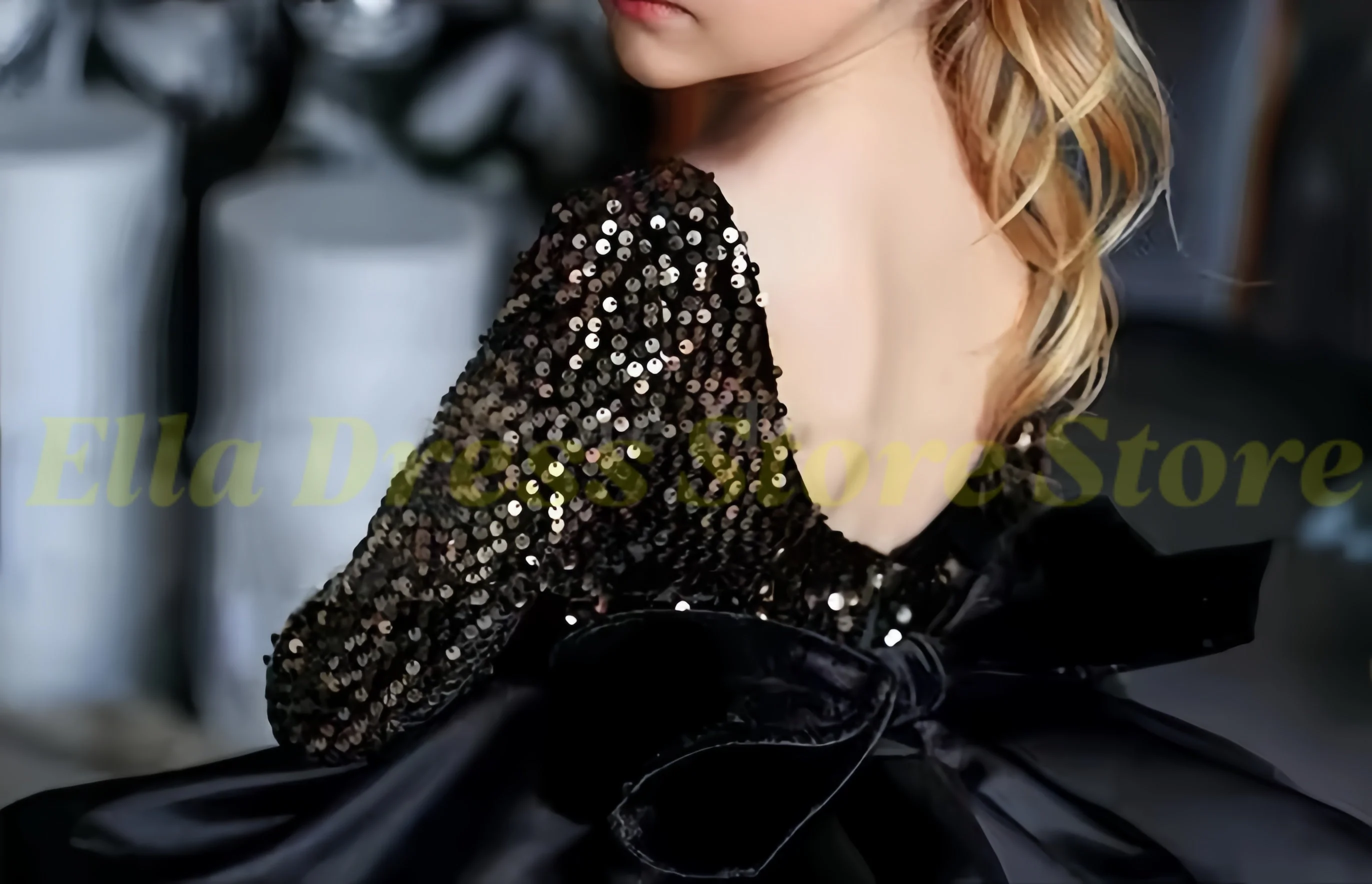 Großhandel Gold-Schwarzes Blumenmädchenkleid mit Langen Ärmeln, Rückenfreiem Rundhalsausschnitt, Rüschen und Stufenrock für Mädchen-Partykleid, Weihnachtsfestzug – Detail 2