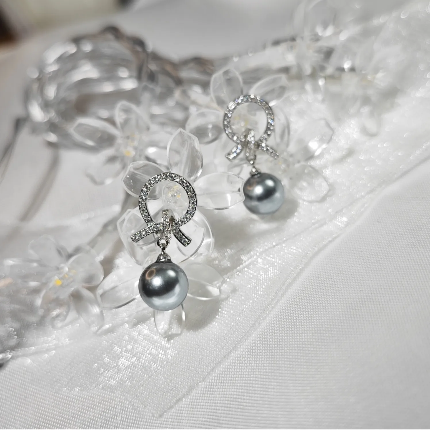 Французские высококачественные серьги с натуральным жемчугом, женские серьги с темпераментом, милые индивидуальные серьги с геометрическим узлом и бриллиантами