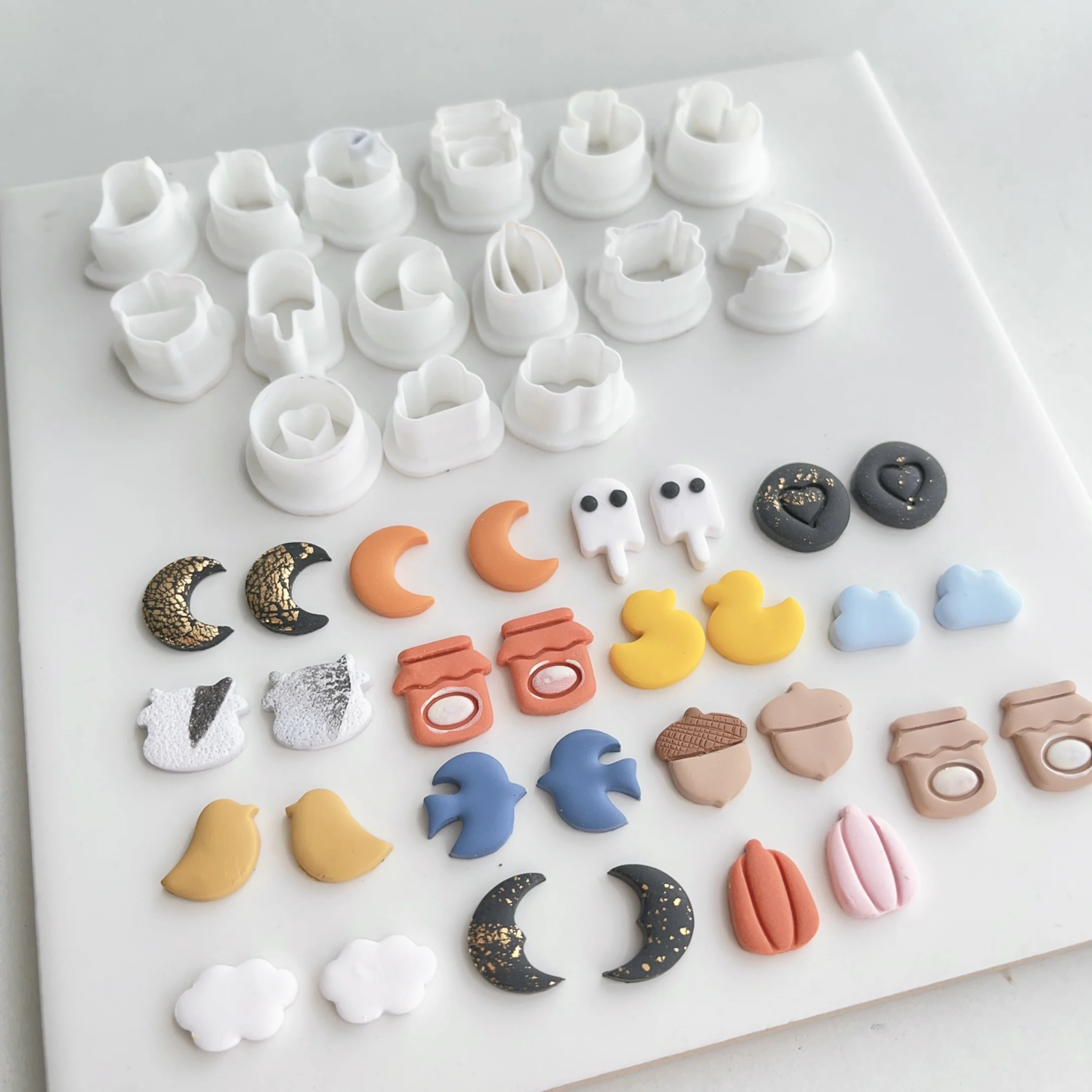 قواطع طين بوليمر صغيرة ، قمر ، بقرة ، طائر ، شكل سحابة ، قوالب قطع الطين ، أقراط ذاتية الصنع ، صناعة تزيين المجوهرات ، لطيفة