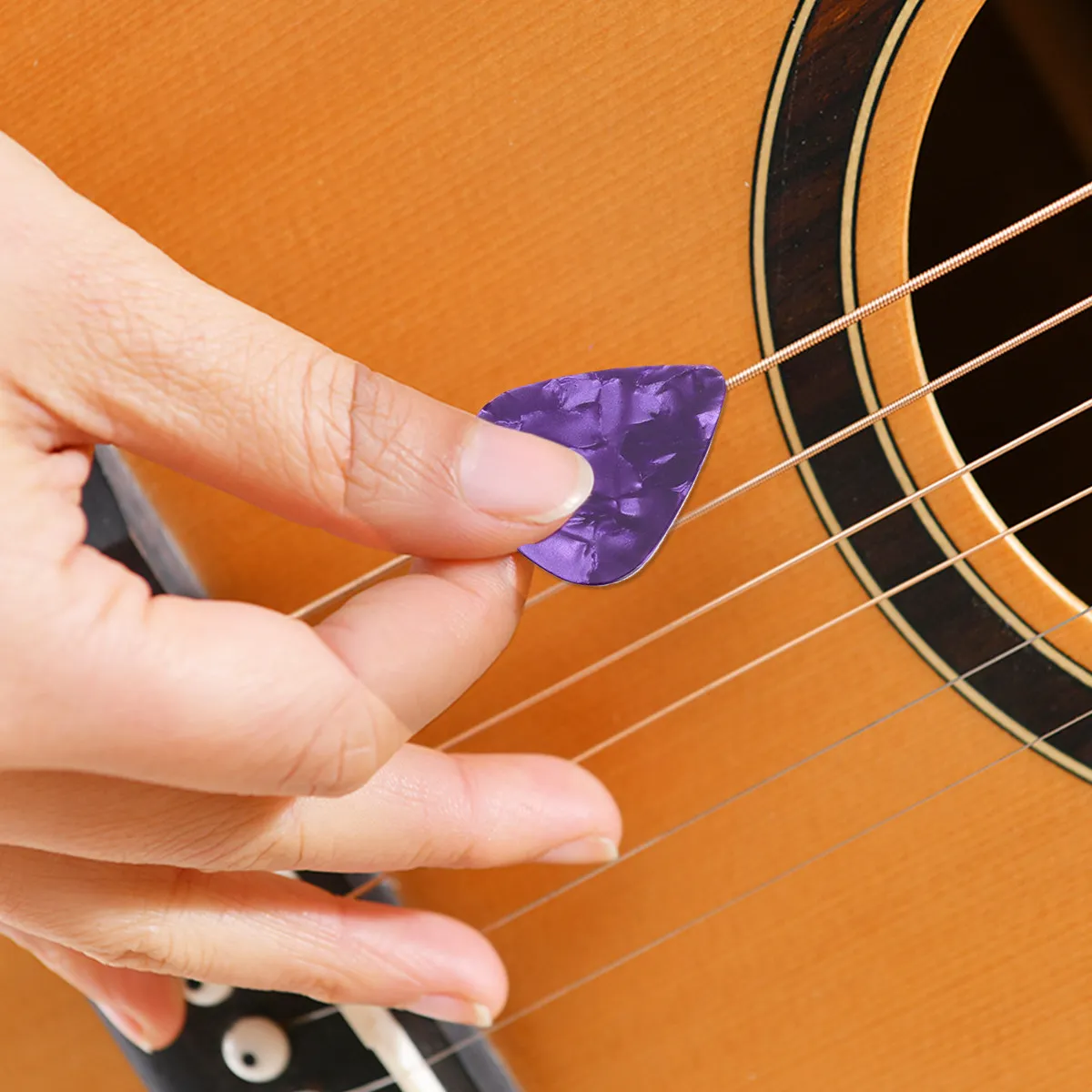 50Pcs Guitar Pick Set Celluloid Material Sturdy Flexible Wide Design Perfect for Guitar Bass Ukulele Beginners Thumb Index