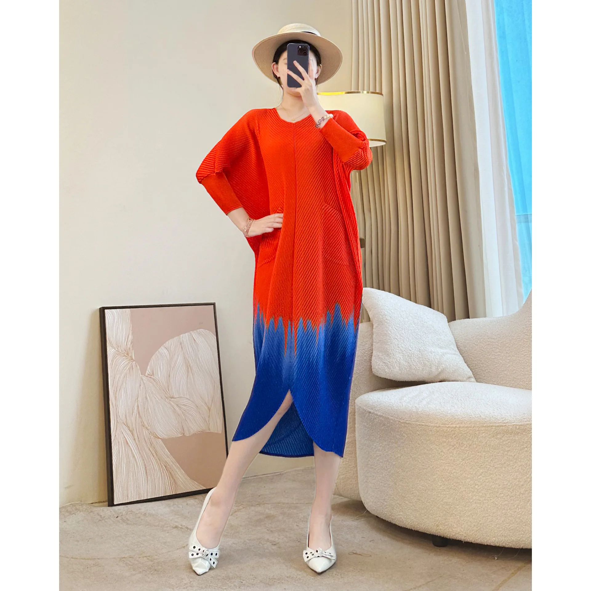 

Miyake Pleated Dress Women's 2025 New Color-blocked Round Neck Bat Sleeves Loose Elegant Irregular Slit Pleated Skirt