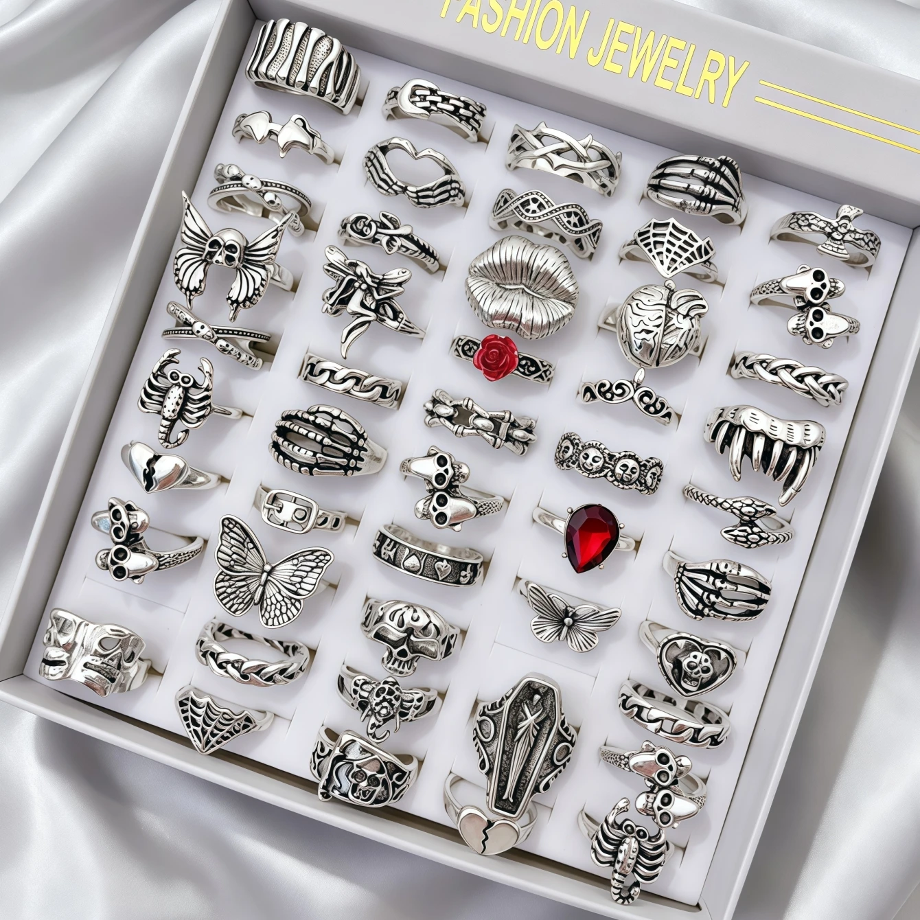 8/15/25/40/60Pieces Vintage Punk Skull Snake Butterfly Rings Set For Women Mix Style Gothic Retro Halloween Jewelry Party Gifts