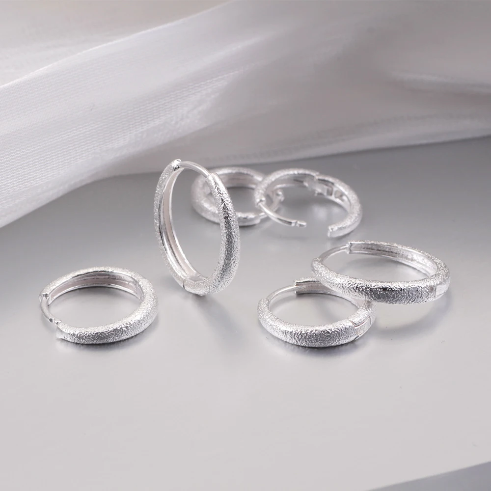 

925 Sterling Silver Glowing Fine Circle Fashionable And Luxurious Earrings Suitable For Men And Women To Wear Jewelry