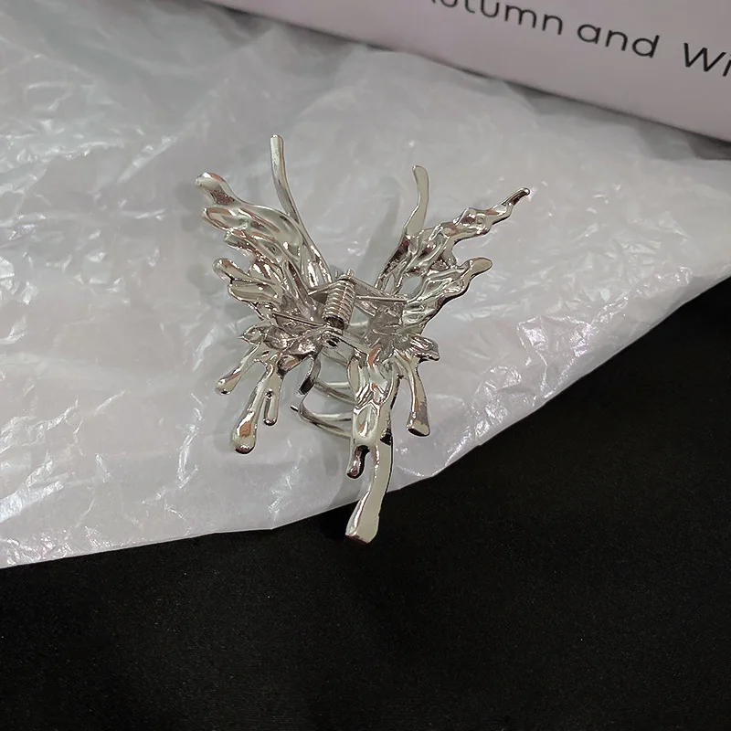 Silver Color Hollow Out Butterfly Hair Claw Personality Irregular Metal Hair Clip Women Harajuku Headwear Hair Accessories