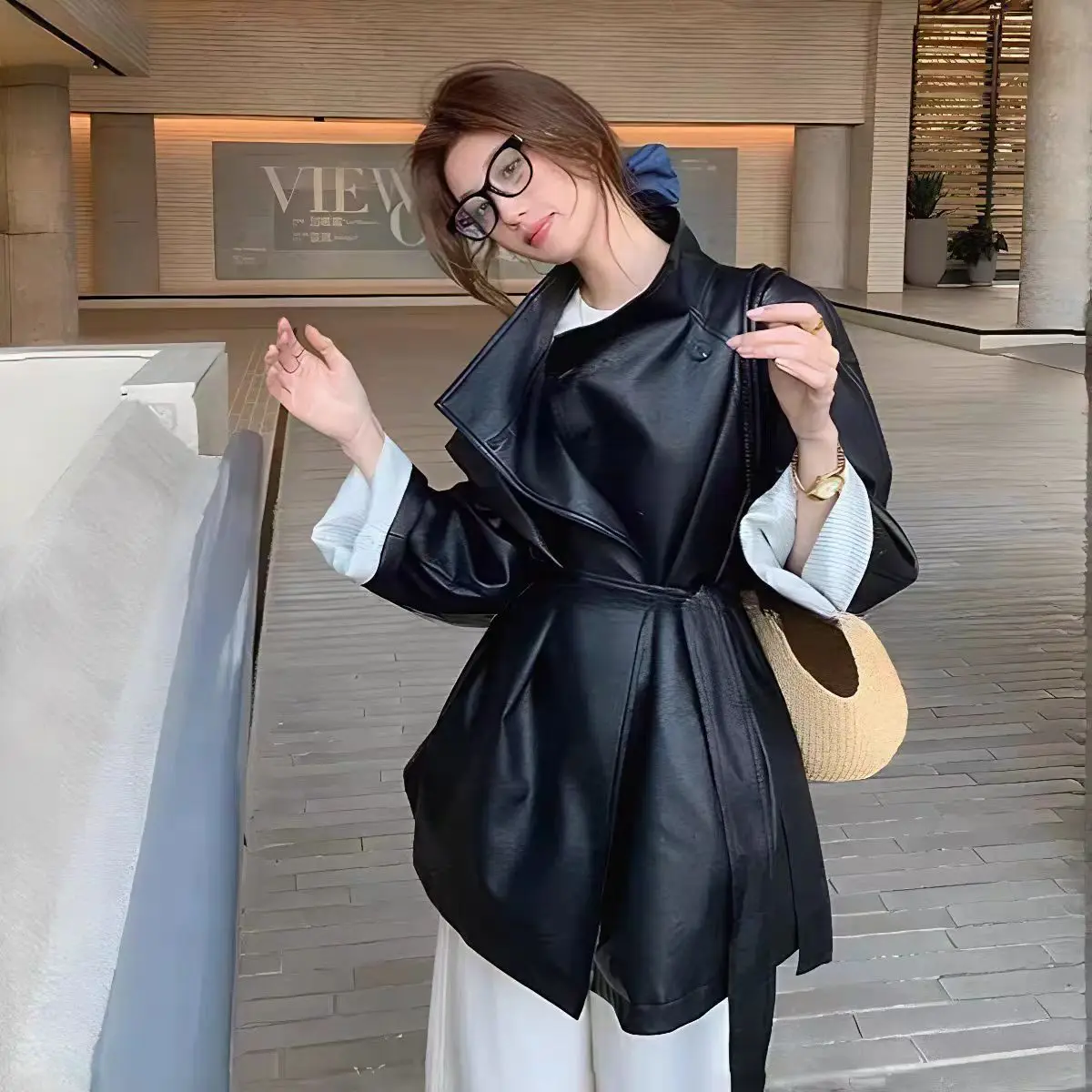 Damska kurtka z ekoskóry z paskiem w stylu vintage American Sle, wyszczuplająca odzież wierzchnia dla nastolatek, jesień Faion 2025