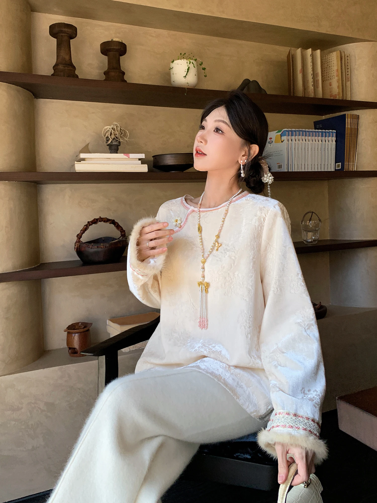 

Новая женская зимняя повседневная майка свободного кроя из полиэстера с цветочным узором, модель 2025 года