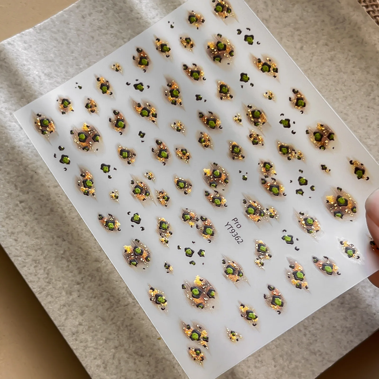 Autumn Winter Leopard Amber Nail Stickers Self‑Adhesive Nail Decals Atmosphere‑Creating Nail Art Decor for Salon DIY Manicure