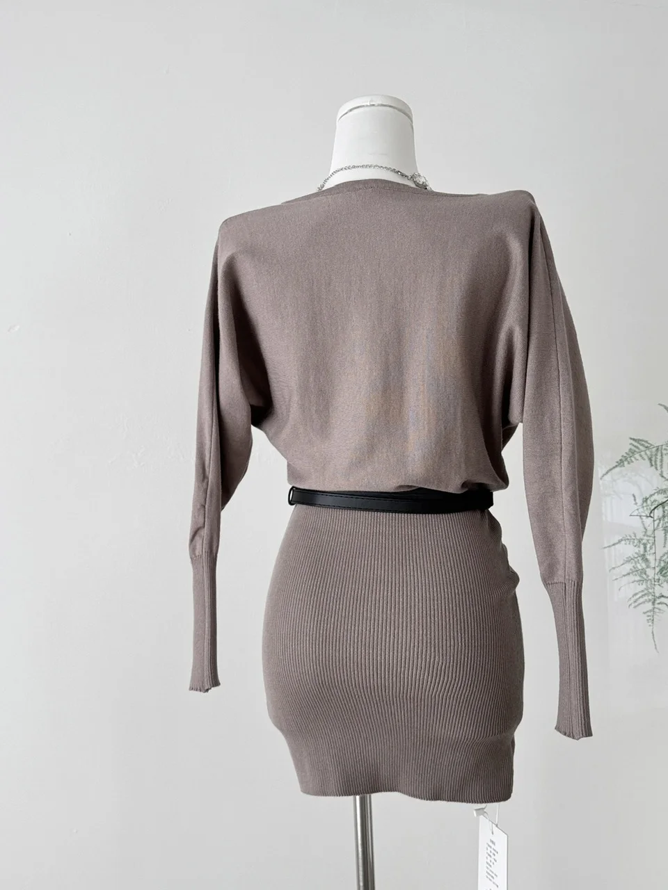 Ele V-Ne ort Dr für Damen mit kleinen Streifen, lang, sexy, figurbetonter Rock mit hoher Taille, modisches Herbst-2025, trendiges Outfit