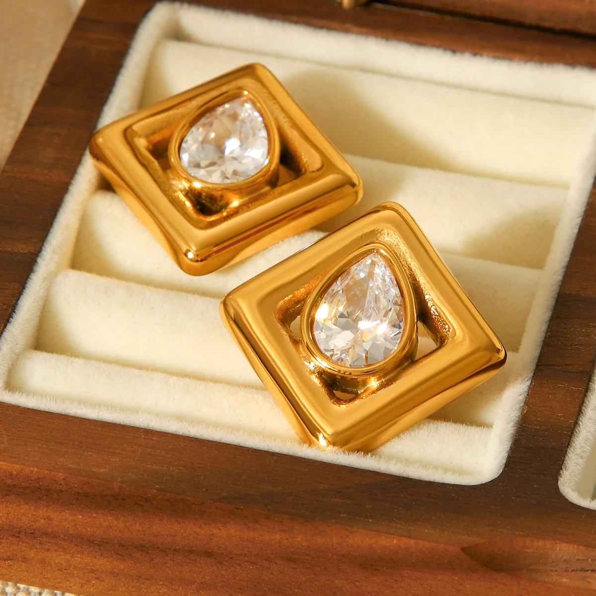 

New Fashion Design Lady Triangle Water Droplet Earrings Inlaid Cubic Zirconia Stainless Steel Earrings Festival Party Gifts