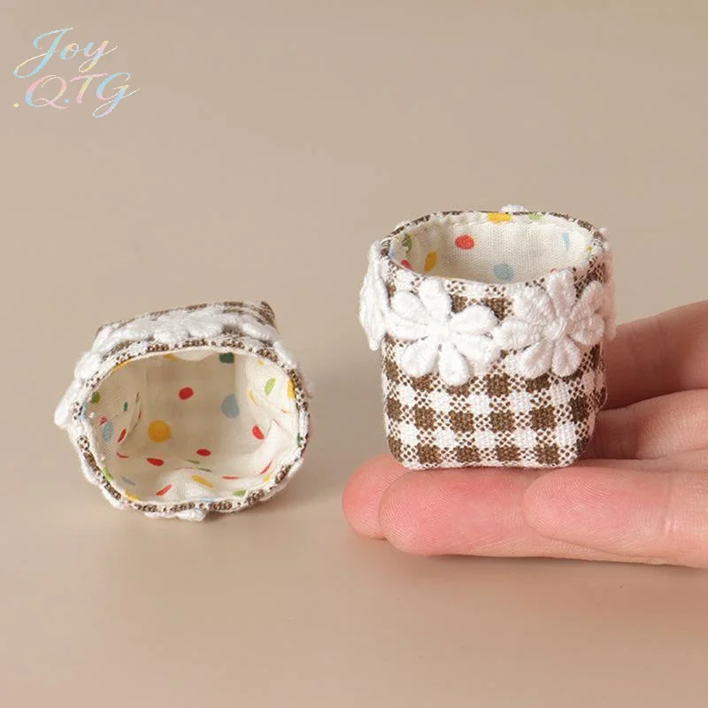Mini panier de rangement en tissu pour maison de poupée, modèle de meubles de maison de poupée, ornement de scène de maison, jouets de simulation, 1/12