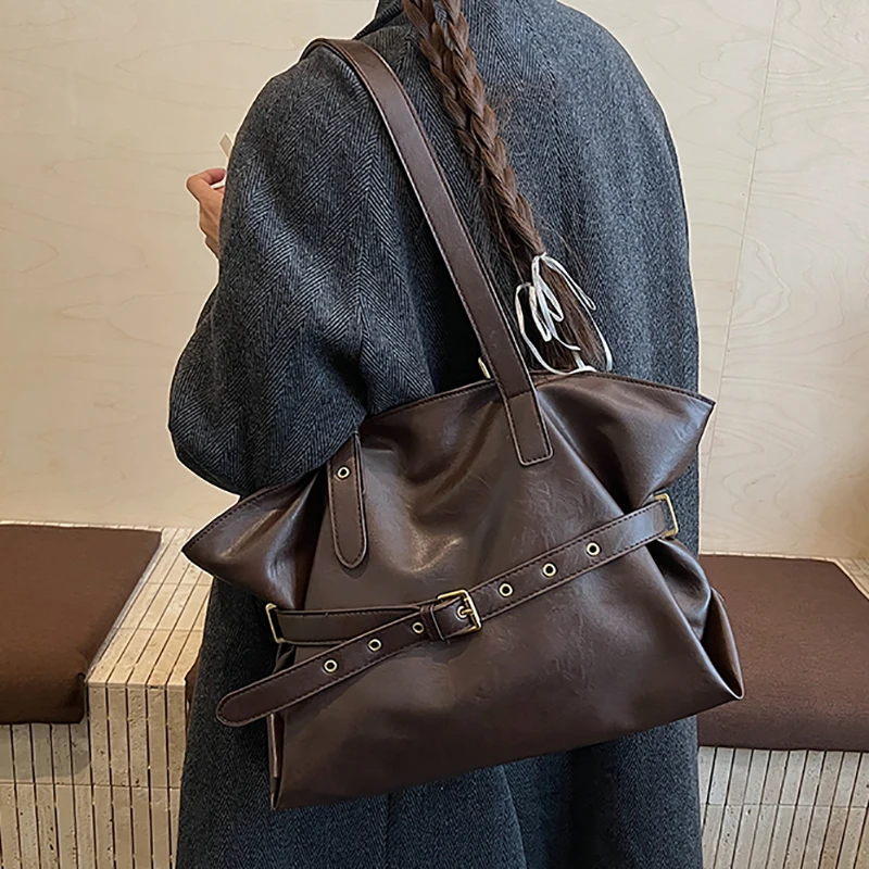 レトロなビッグPUレザーショルダーバッグ レディース 2025年冬トレンド 新作Y2Kファッションハンドバッグ 女性用トラベルラグジュアリートートバッグ bolsas